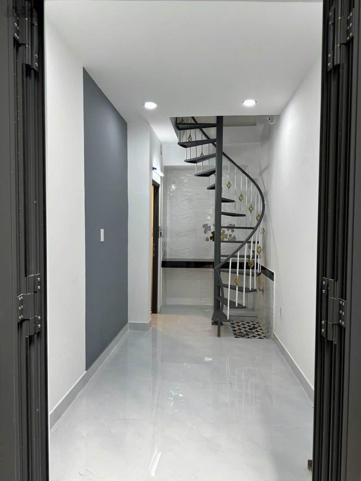 2.5 tỷ khó tìm nhà trung tâm quận 10 nhà mới 3 tầng, dọn vào ở ngay! nhà mới đẹp thiết k