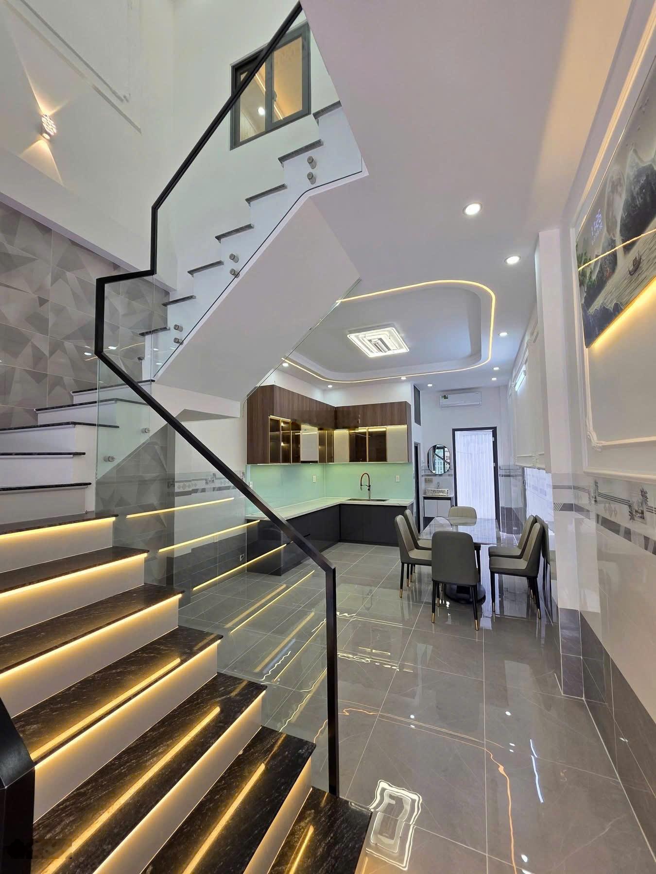 Bàu cát 2 - tân bình chỉ 3 tỏi 150 sẵn hđ thuê 12 triệu / tháng shr gần trường tiện kinh doanh