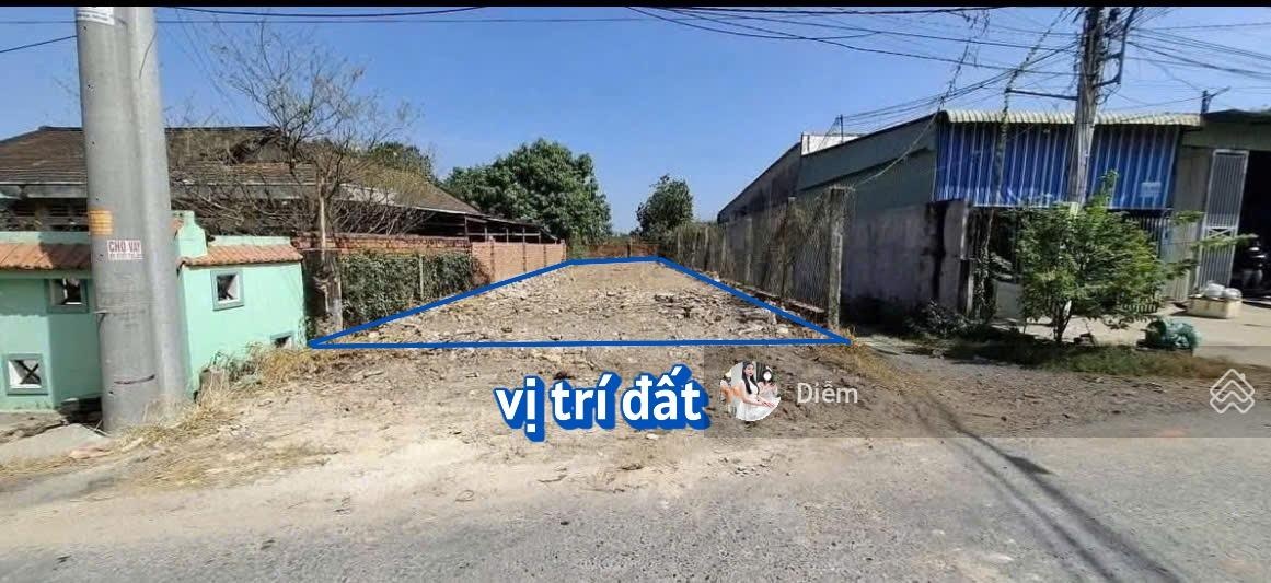 Chính chủ cần bán gấp lô đất 131m2 giá 870tr, Đ.Nguyễn Thị Lắng gần bệnh viện Xuyên Á & KCN, SHR