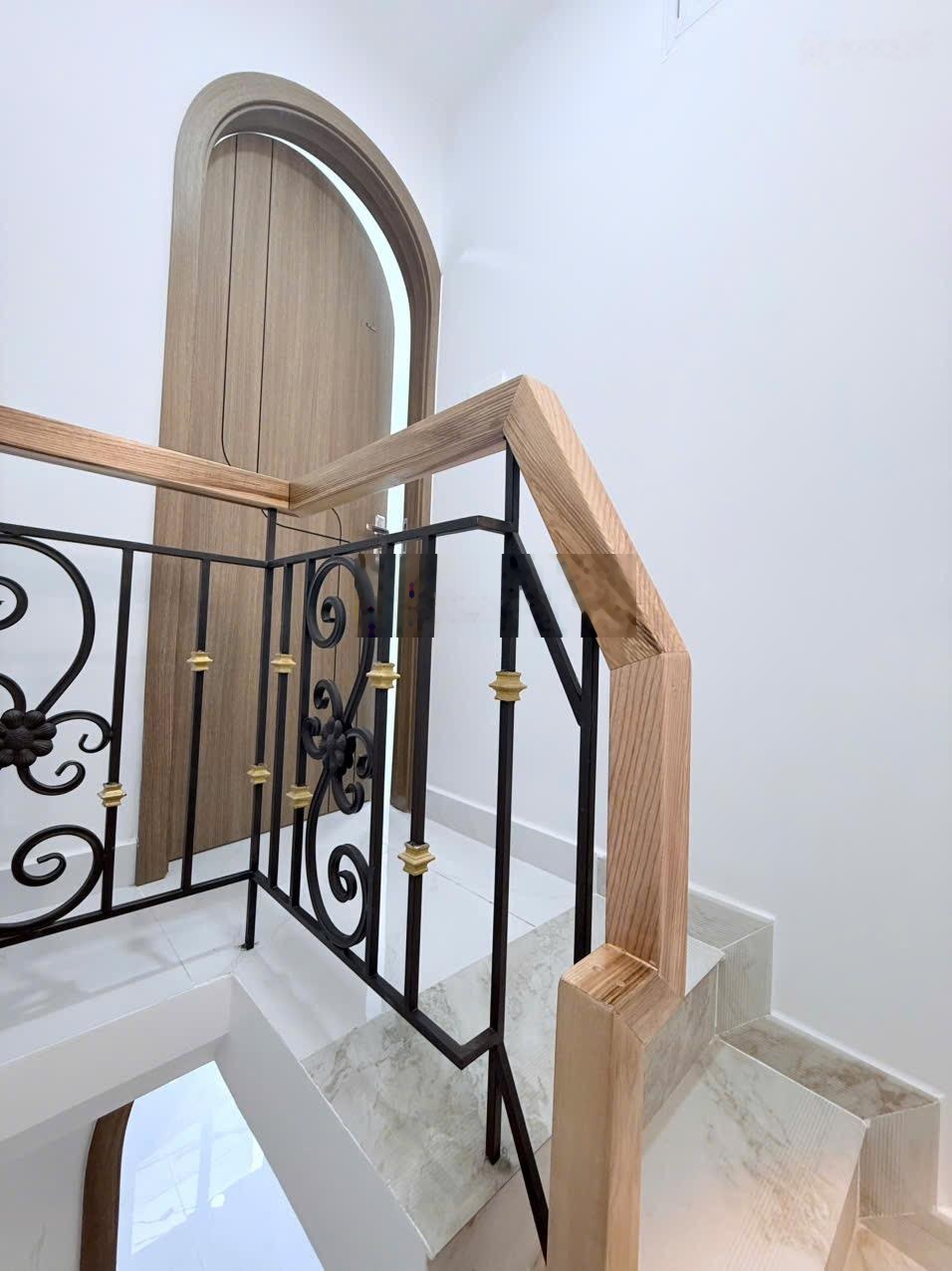 Chính chủ ngộp bank cứng mình hạ 350tr - giá mới 2.2 tỷ nhà mới 3 tầng ngay lũy bán bích giáp q11