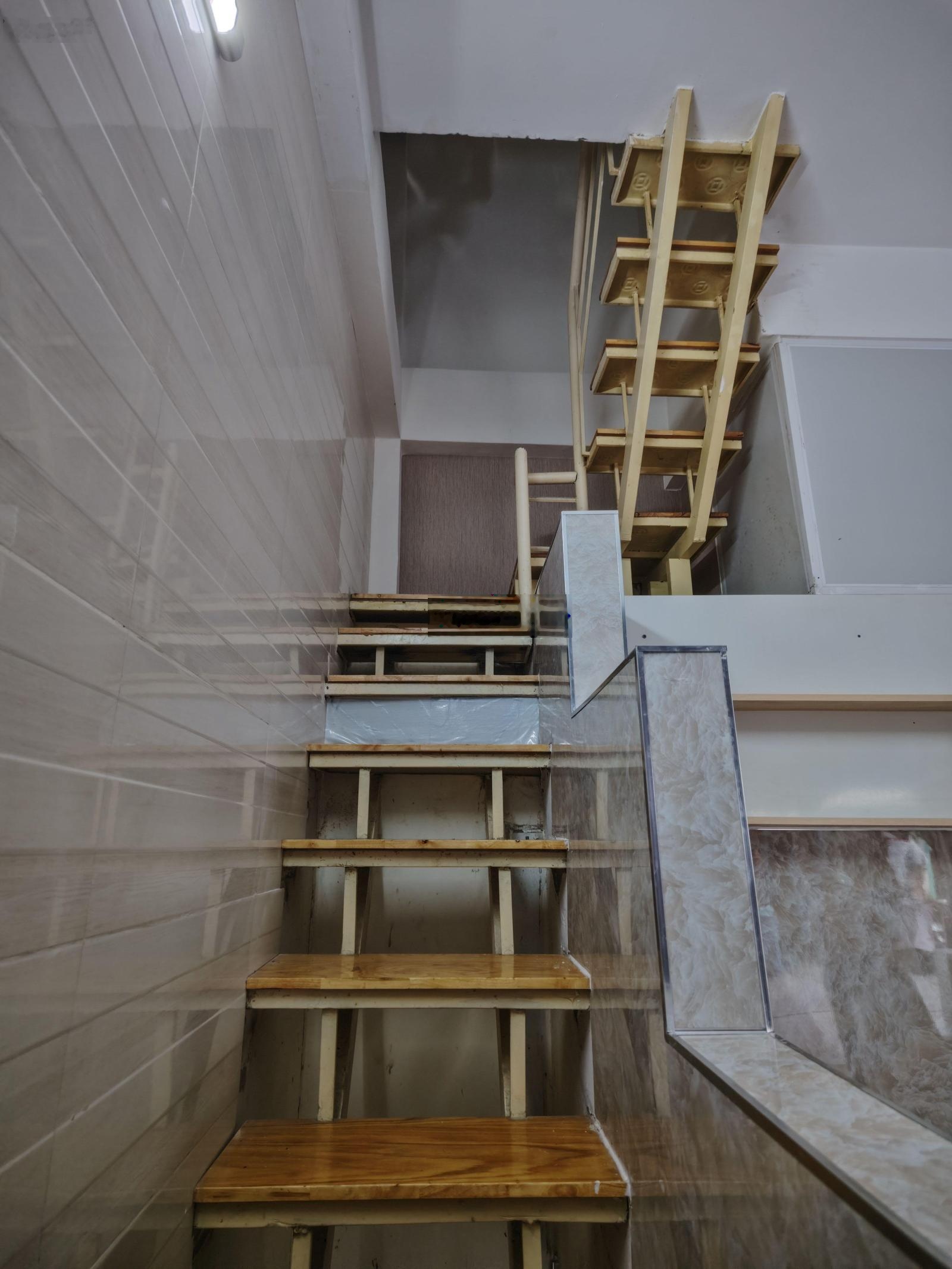 Bán nhà lạc long quân quận 11 hẻm xe tải 3 tầng chỉ 4,6 tỷ