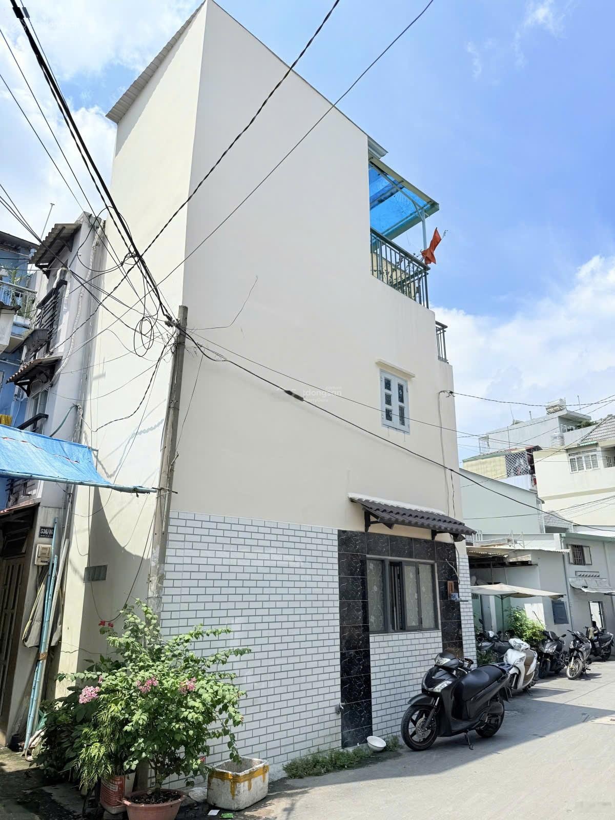 Bán nhà Âu Cơ, quận Tân Bình hẻm nhựa ô tô 6m 1 trệt 2 lầu sân thượng 20m² - Gía 3T (TL)