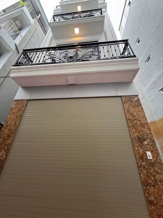 Bán nhà Thượng Thanh, 43m2, 6 tầng thang máy, ô tô 4 chỗ vào nhà, giá 9.2 tỷ