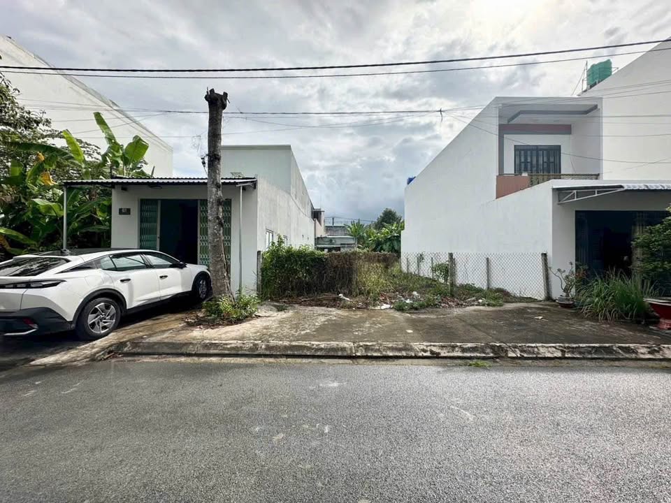 Bán đất tại khu tái định cư Đồng Tâm, Phường 6, thành phố Tân An cũ, giá chỉ 2.4 tỷ