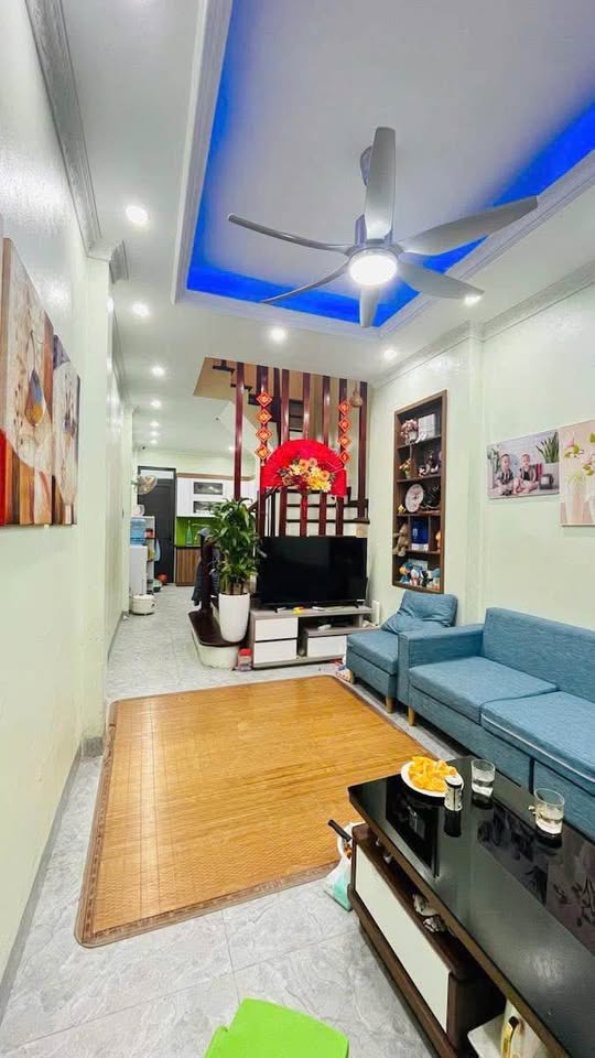 Bán nhà Phùng Chí Kiên, Cầu Giấy, 35m2 x 4 tầng, ngõ to rộng, giá 9,3 tỷ