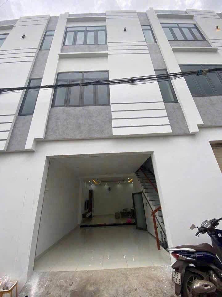 Bán nhà hẻm 404 Hùng Vương, Gia Nghĩa, Đắk Nông cũ, full nội thất, chỉ 3.35 tỷ