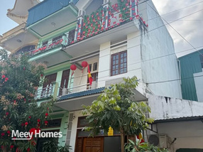 Bán nhà 3 tầng khu Hòa Lạc, Móng Cái, ngay cổng trường, phù hợp kinh doanh