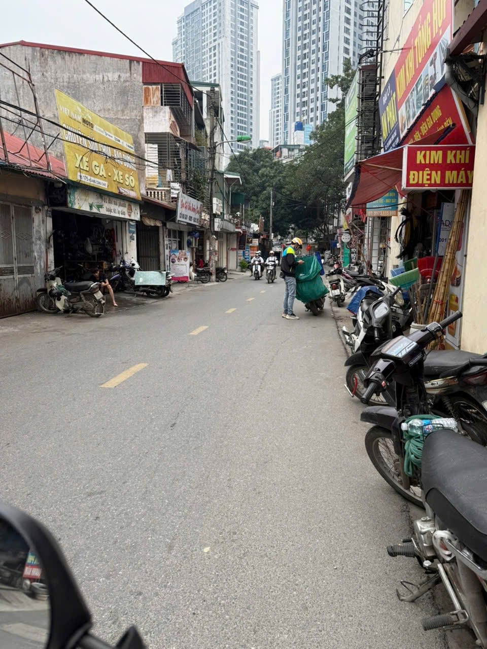 Bán nhà mặt đường Hoàng Công Chất, Từ Liêm, Hà Nội, kinh doanh tốt, giá chỉ 5 tỷ