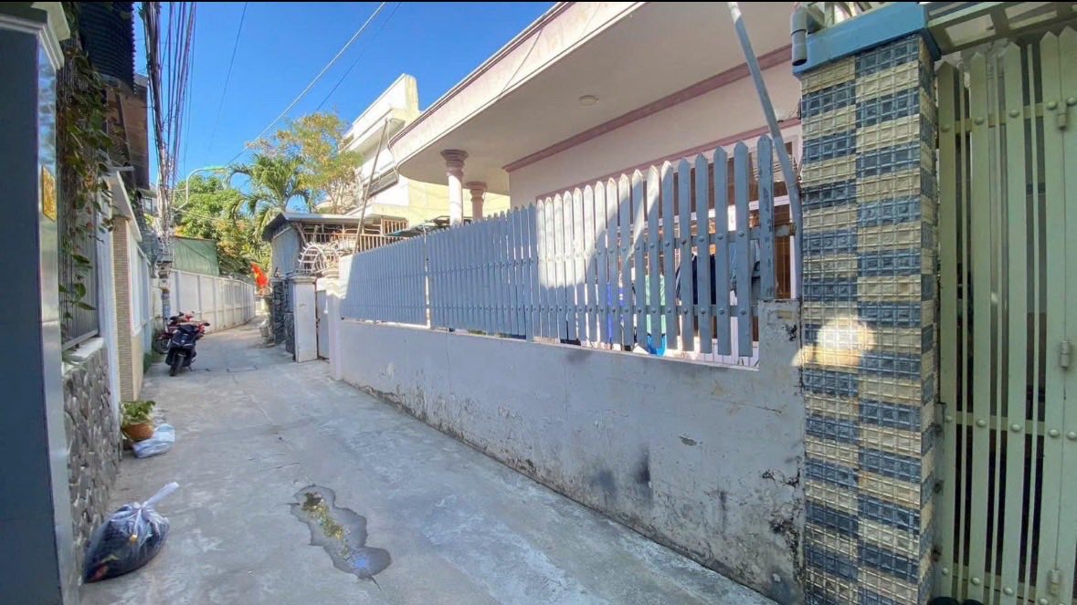 Bán nhà riêng thành phố Nha Trang, tỉnh Khánh Hòa, giá 2,75 tỷ