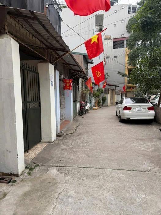 Bán nhà Cầu Bươu, ô tô vào nhà, giá 4.4 tỷ