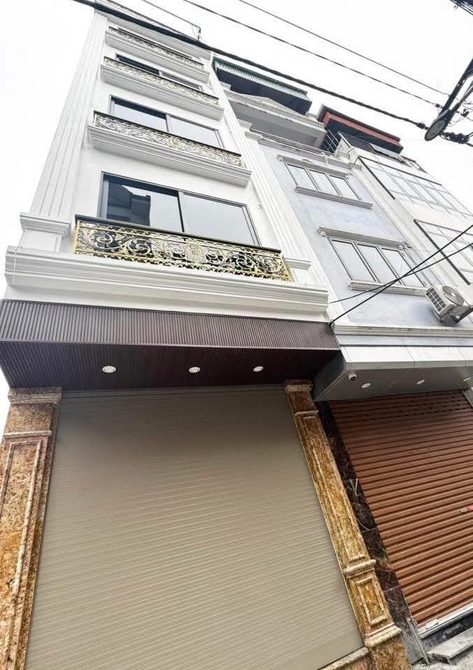 Bán nhà mặt phố trung tâm Lai Xá, 6 tầng, thang máy, ô tô tránh, kinh doanh