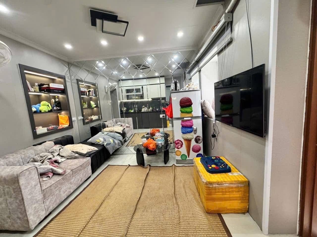 Bán nhà tập thể Văn Chương, Đống Đa, diện tích 45m2, tầng 2, giá 3,3 tỷ