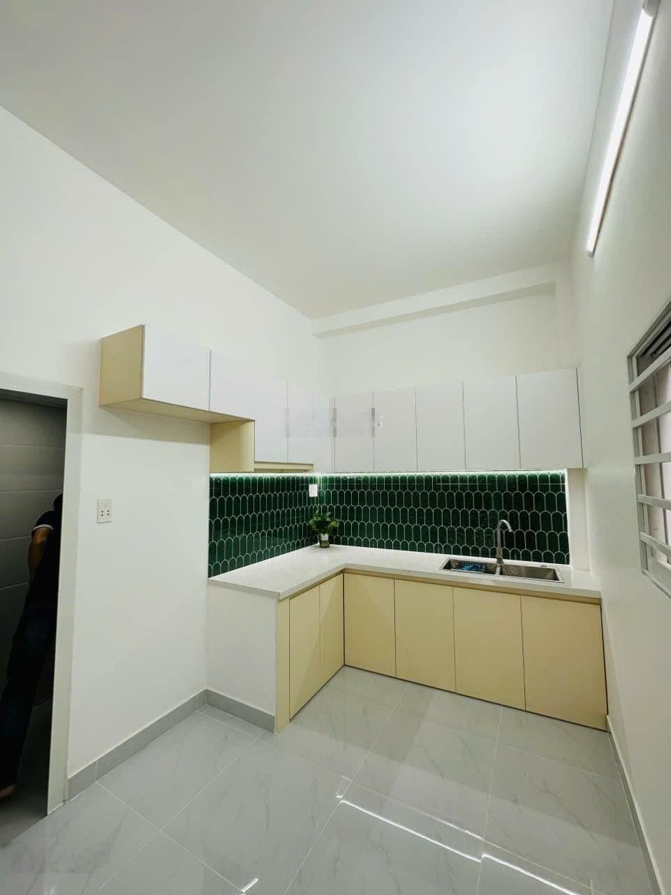 Bùng nổ! Cơ hội sở hữu ngay nhà Quận 10, P13, Hòa Hưng. DT 43,3m2. Siêu hấp dẫn. Giá giá rẻ: 2,18tỷ