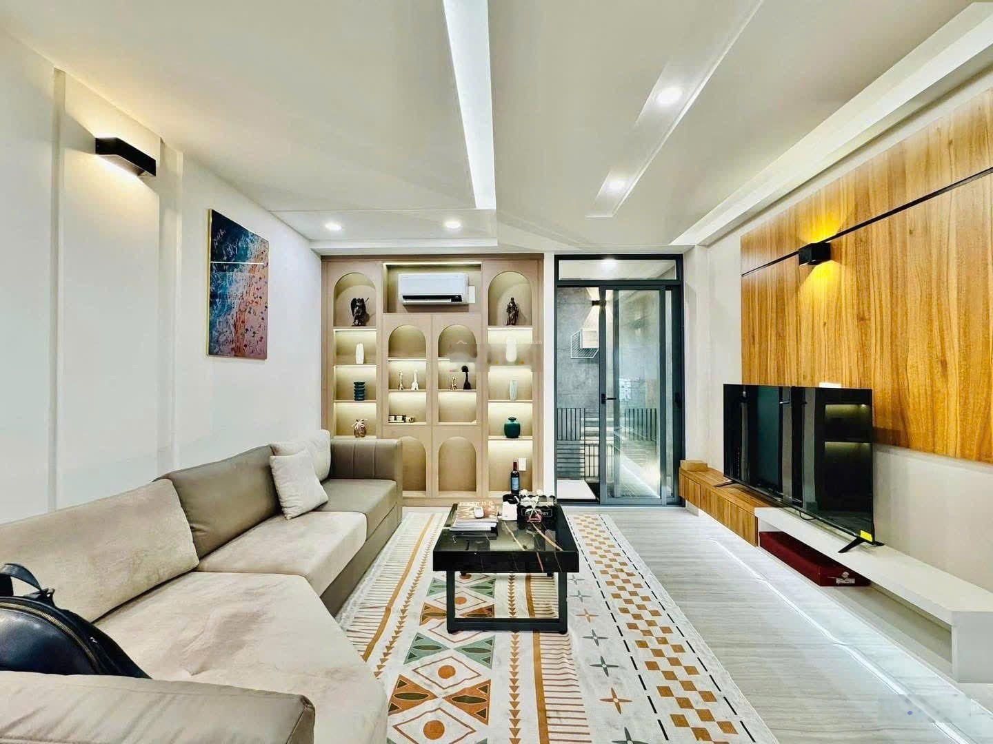 Cần bán nhà ngay khu cư xá đồng tiến, quận 10, giá 4,68 tỷ (5x19) - ngay thpt nguyễn khuyến