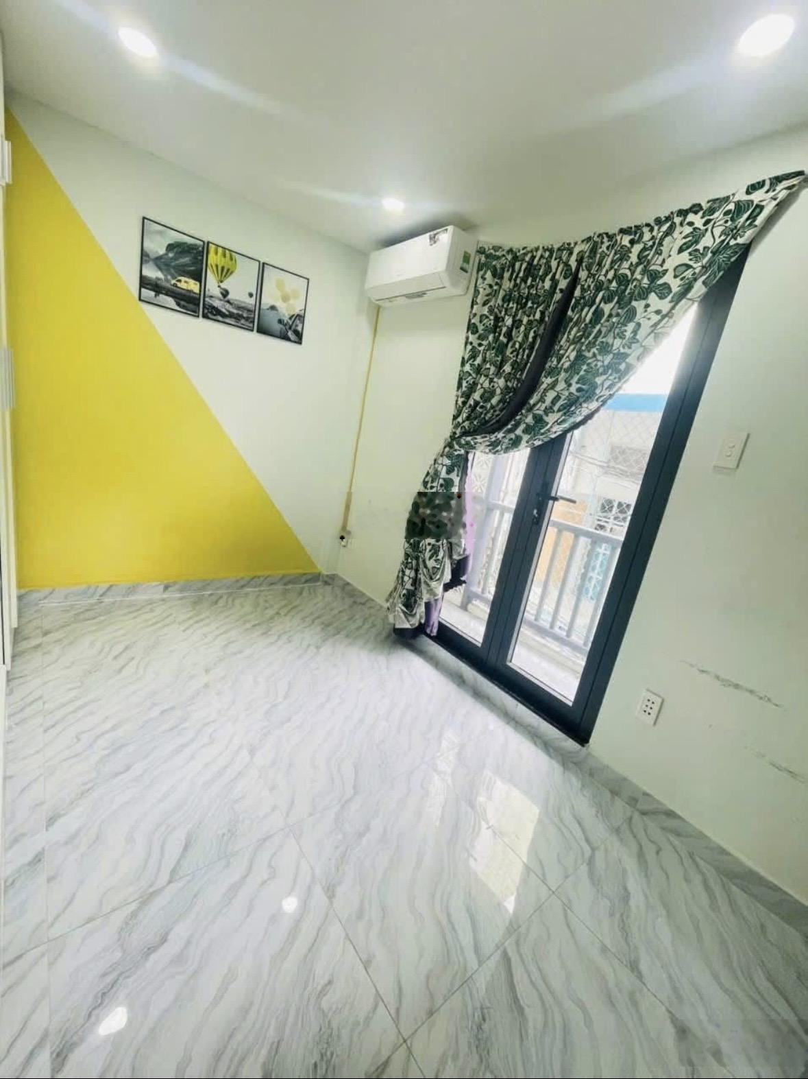 Phạm văn bạch ,1 trệt 2 tầng, 2 pn, 2wc,dt 12m, ngag 4m