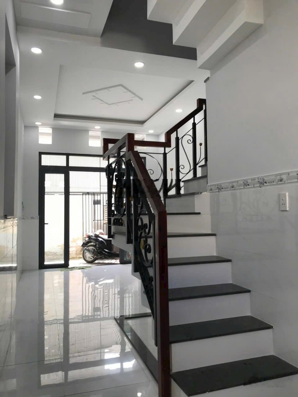 Bán nhà 1 trệt 1 lầu. Hẻm 463 Lê Đức thọ P16 . GV . DT 3.3 x 12 . Giá 3.99 Tỷ TL