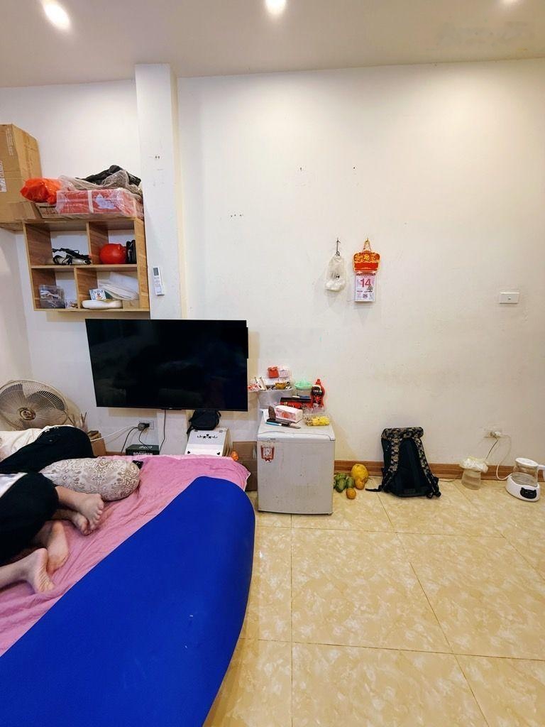 Chỉ 5 Tỷ HK Đống Đa - Nhà 4 Tầng, 3PN, MT 5m - gần phố, 10m ô tô đỗ. Ngõ thông - ở sướng