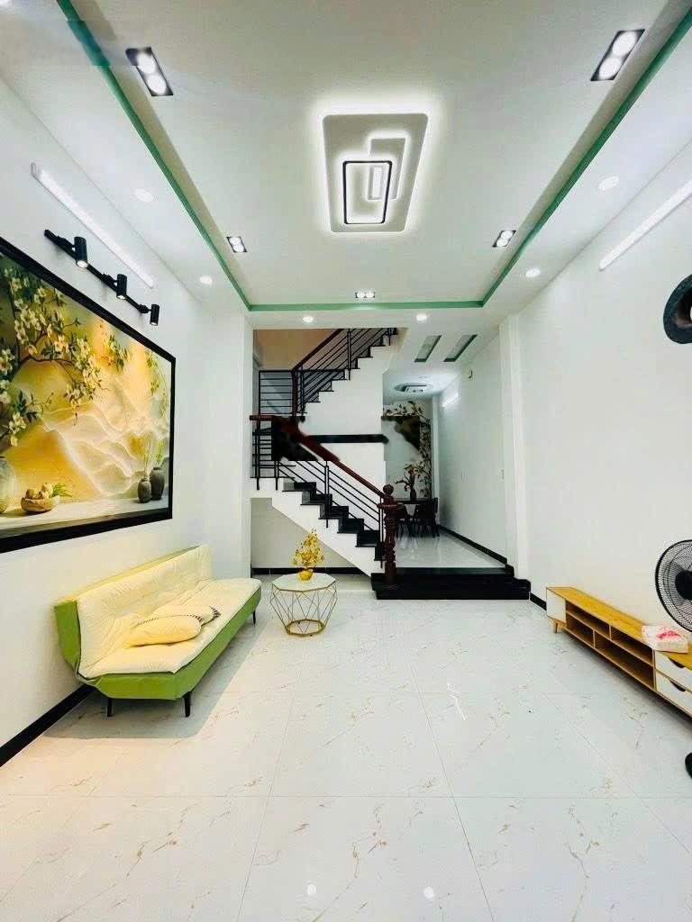 Chủ kẹt tiền bán gấp căn nhà 50m2 giá 3 Tỷ 550 Triệu đường Bùi Đình Tuý Phường 24 Quận Bình Thạnh