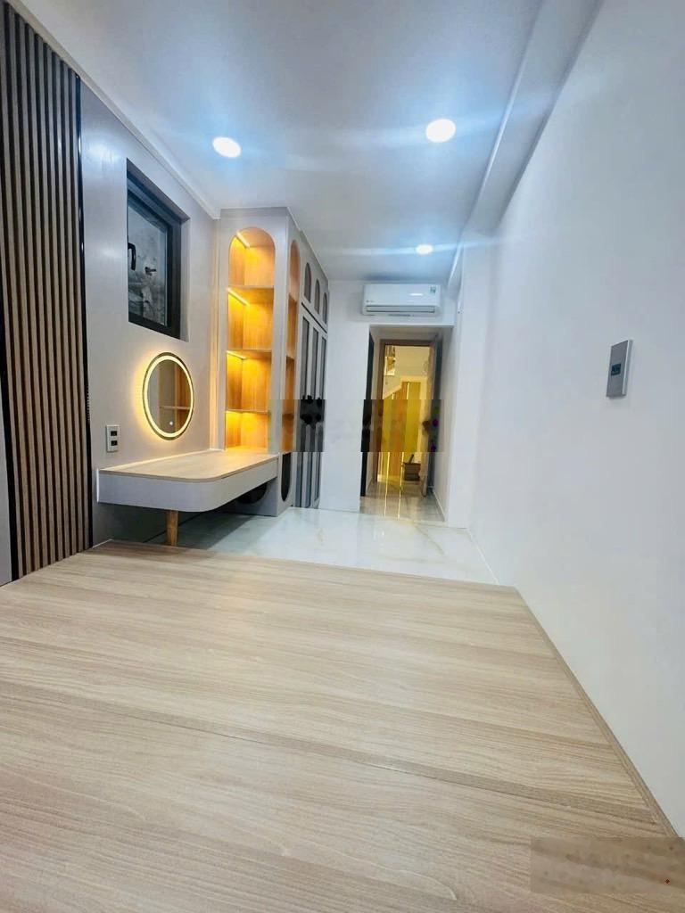 Bán nhà. mt đường hòa hưng.p13.q10. giá 5.95 tỷ