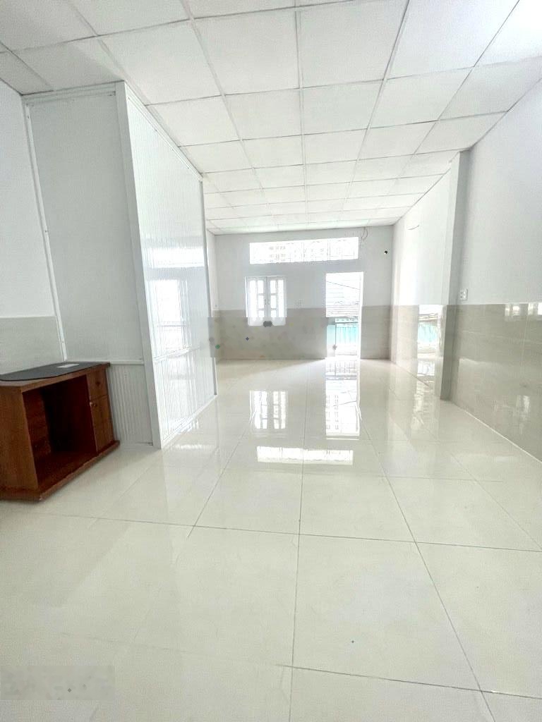 BÁN NHÀ HXH THÔNG , 2 TẦNG, 2PN, 2WC, 38m2 khu víp Văn Cao -Tân Phú- giá siêu hời 4,3 tỷ