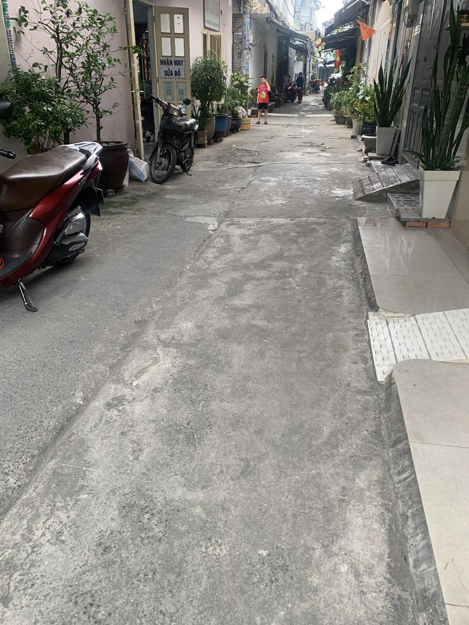 Tân Phú. 33.6m2,Nhỉnh 4 đồng .Nhà đẹp hoàng công đủ