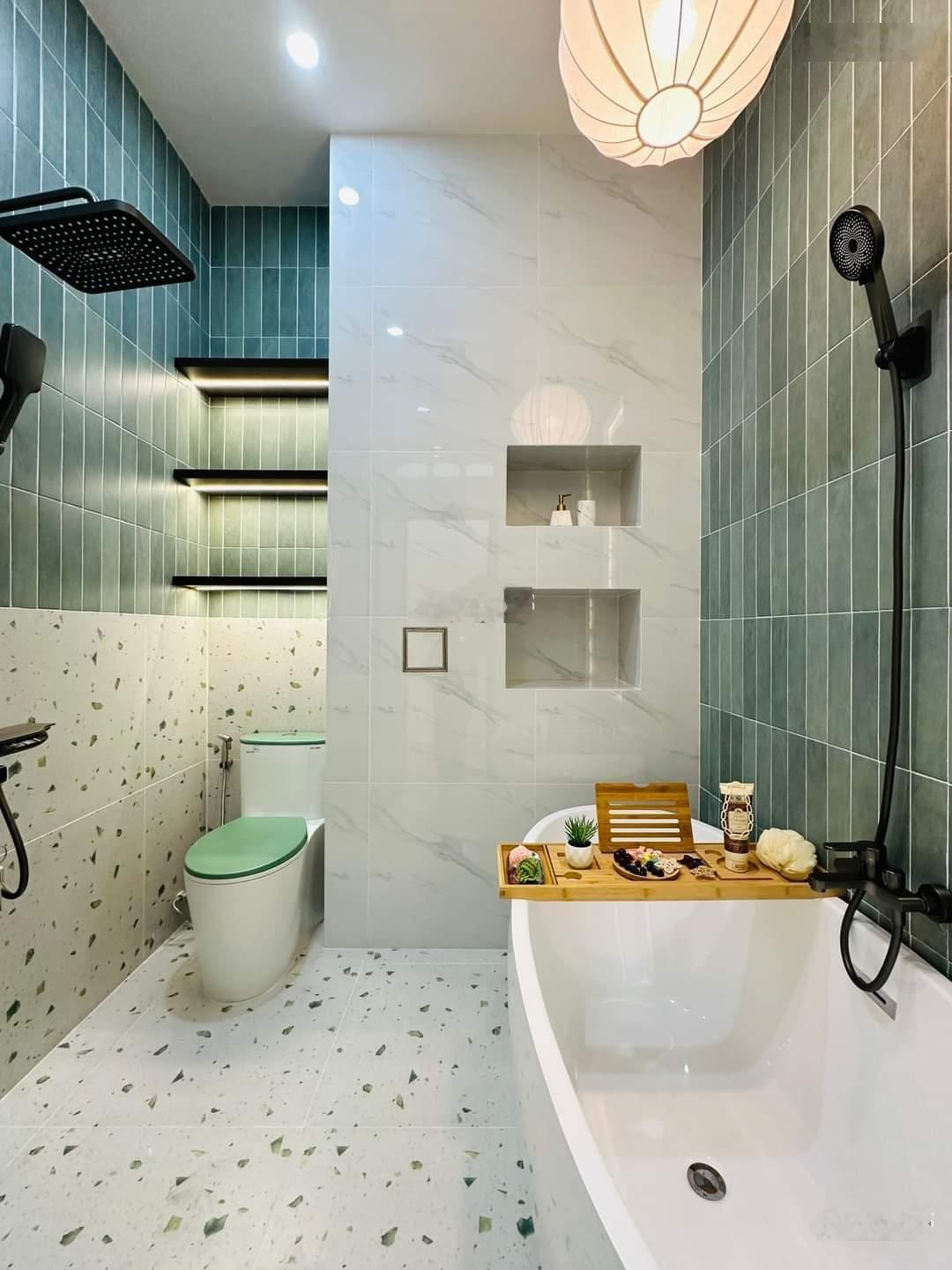 Kẹt tiền cần bán gấp căn nhà Ký Con - Quận 1 giá 4tỷ890/71,2m2. Gần chợ Dân Sinh. Cho thuê 30tr