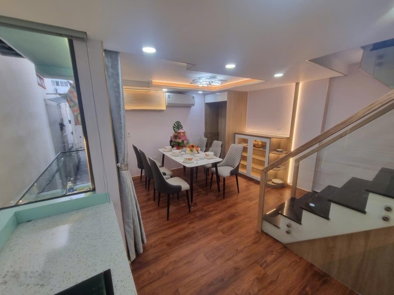 Cần bán nhà phố 5 tầng trung tâm Quận 1, giá giảm sâu chỉ còn 5,46 tỷ