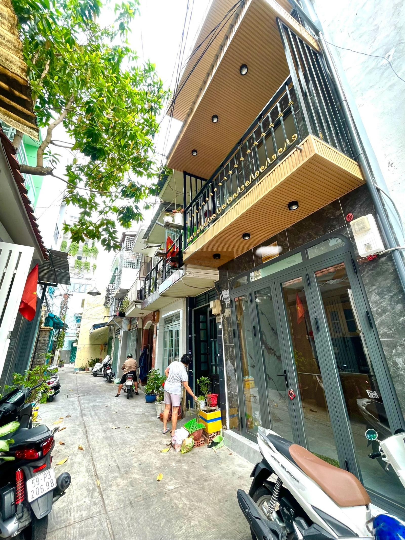 Nhà nhỏ xinh 3 tầng hẻm xe hơi Tô Hiến Thành quận 10 chỉ 2,8 tỷ