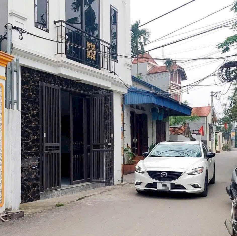 Bán nhà Kim Chung, 60m2, ô tô vào nhà, sẵn nội thất, giá tốt