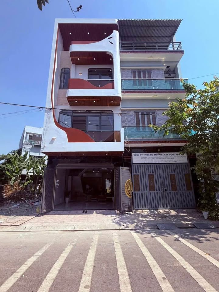 Chính chủ cần bán gấp căn nhà 2 lầu tại phường Tân Hiệp, Tân Uyên, Bình Dương cũ, giá 1.8 tỷ