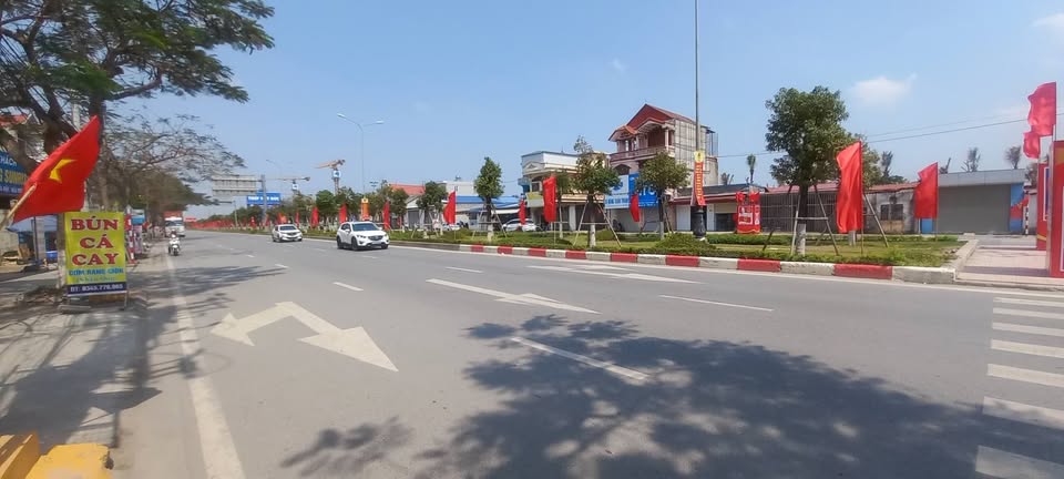 Chính chủ gửi bán mảnh đất mặt đường 353 Phạm Văn Đồng, phường Dương Kinh, Hải Phòng, giá 54 triệu/m2