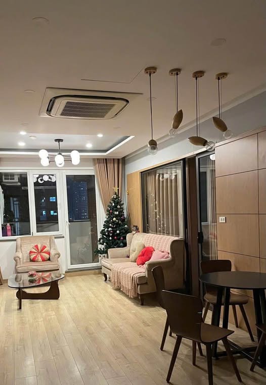 Bán căn chung cư Nghĩa Đô, 50m2, sẵn sổ, view hồ Tây, giá 5 tỷ