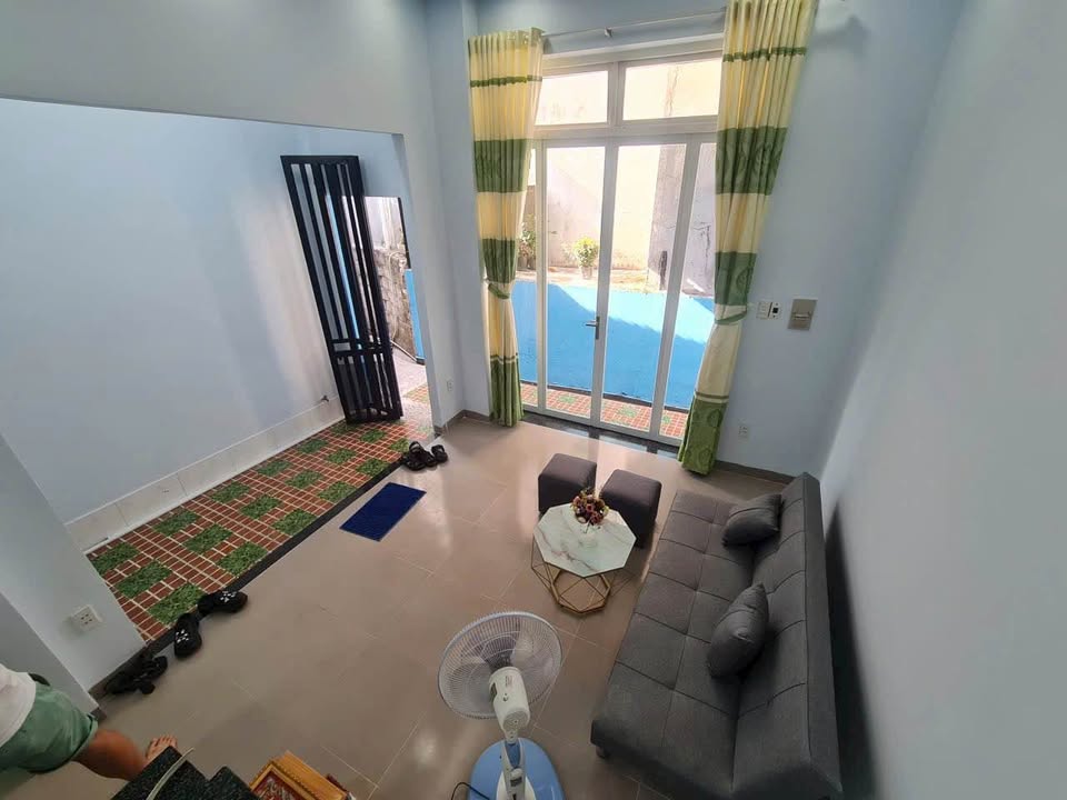 Bán nhà 1 trệt 1 lầu, hẻm 2 xe máy, cách hẻm ô tô 3 căn nhà tại phường 4, Vũng Tàu, giá 3.5 tỷ