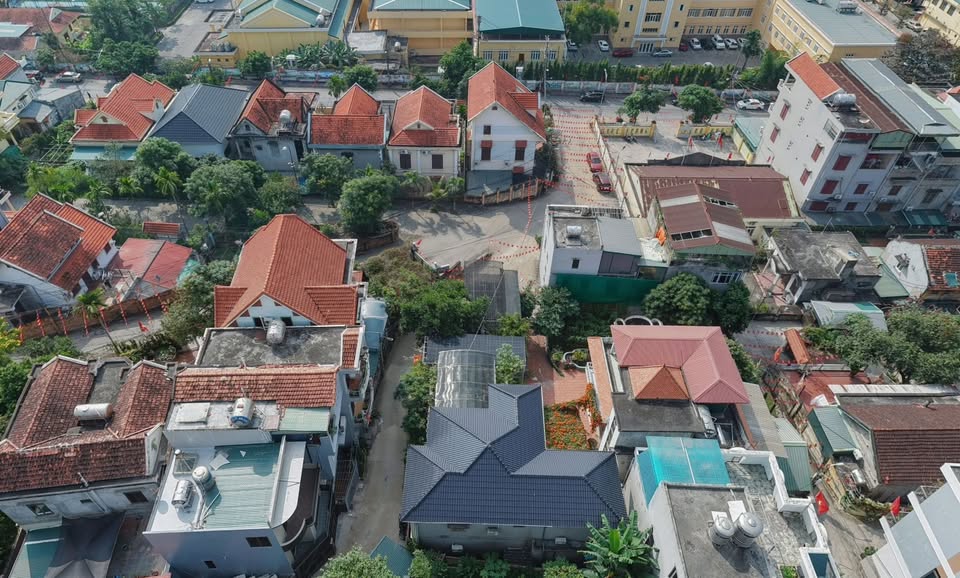 Bán đất Cột 8, Hạ Long, sau lưng Tỉnh ủy, đường to thảm nhựa, ô tô đỗ tận cửa