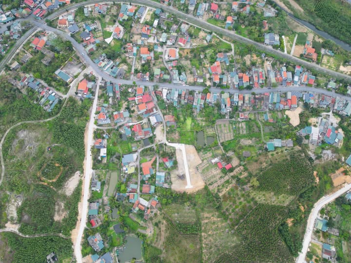 Bán ô đất tại Uông Bí, Quảng Ninh, diện tích 92m2, mặt tiền 5m, đất vuông vắn, đường ô tô vào tận đất