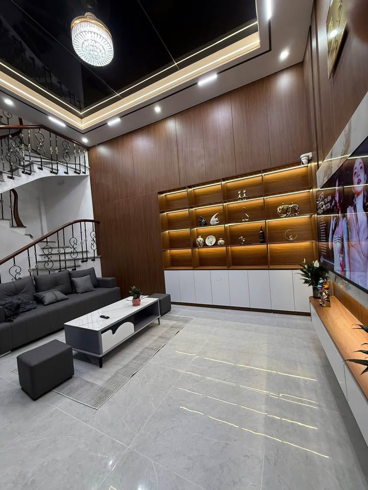 Bán nhà đẹp phố Cát Linh, gần Văn Miếu Quốc Tử Giám, ngõ xe ba gác vào cửa