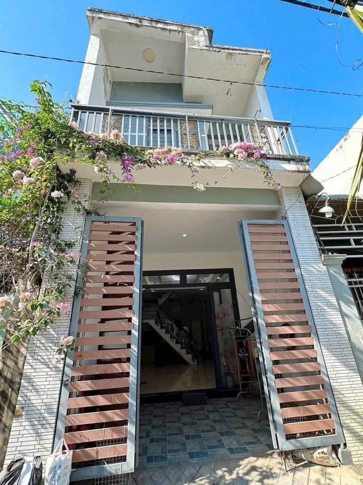 Bán nhà sổ riêng, ngay chợ Phú Thọ, khu phố 5, Trảng Dài, giá 2.09 tỷ