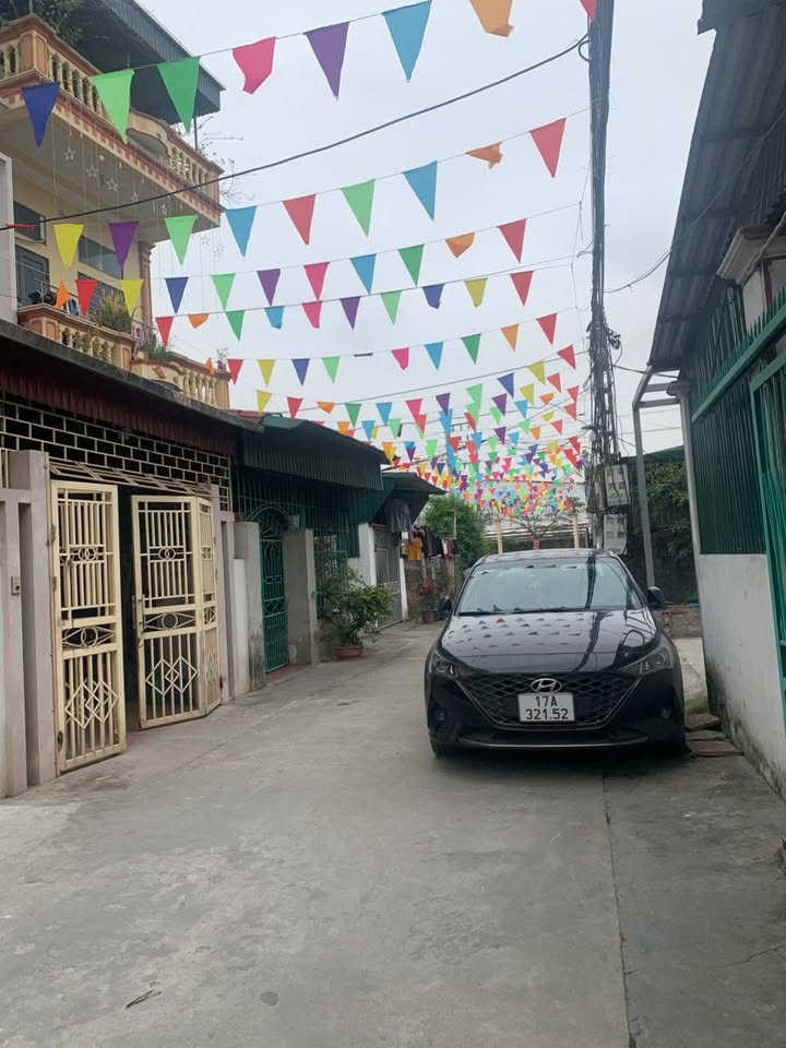 Bán nhà 3 tầng Trần Hưng Đạo, Thái Bình cũ, ngõ thông, ô tô tránh, ở cực sướng