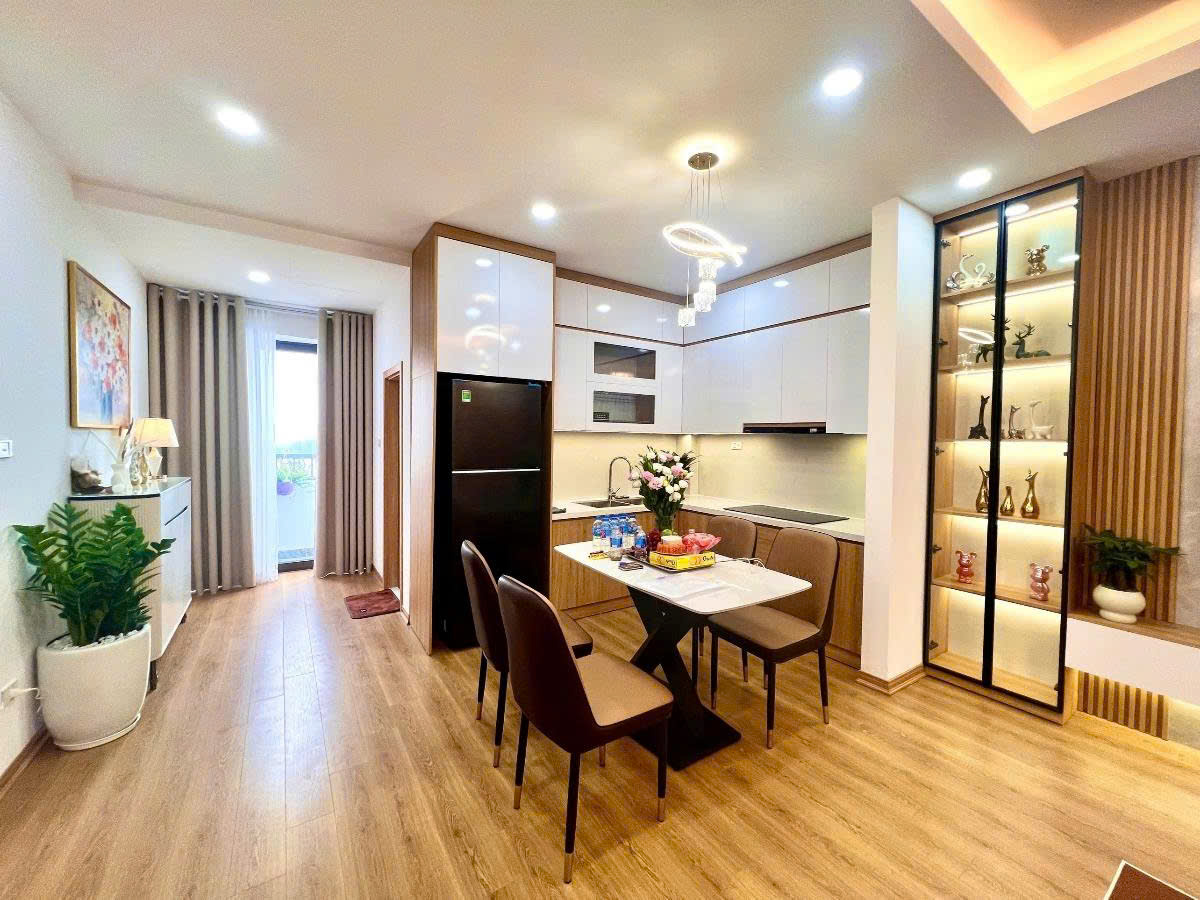 Bán căn hộ chung cư Chùa Láng, Đống Đa, giá 7.2 tỷ