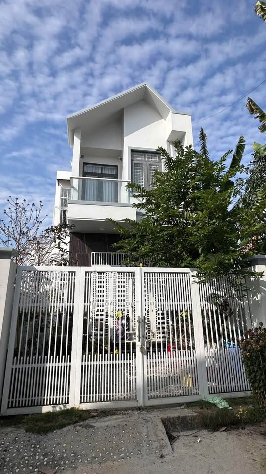 Bán nhà 2 tầng đường ô tô cạnh Khu đô thị Vĩnh Điềm Trung