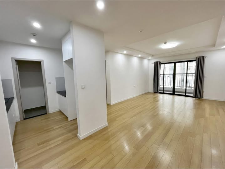 Cho thuê căn hộ 111m2, 3 phòng ngủ, 2wc tại chung cư La Casta Văn Phú, Hà Đông, giá 13.5 triệu