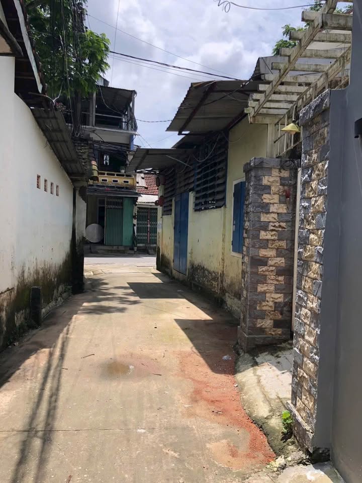 Bán đất tặng móng nhà 3 tầng kiệt ô tô Nguyễn Bỉnh Khiêm, thành phố Huế, giá 2.49 tỷ