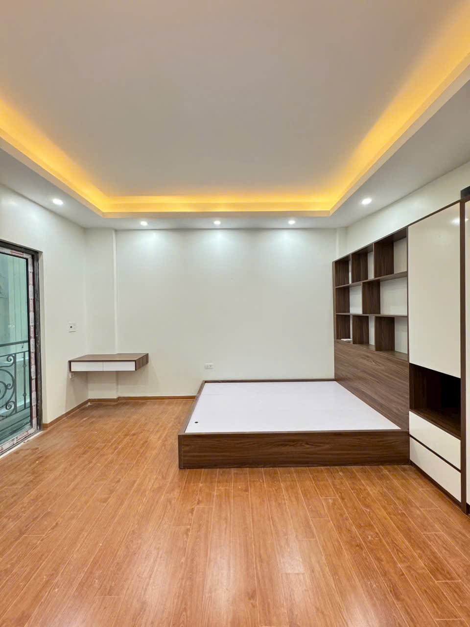 Bán nhà Bắc Từ Liêm, ô tô đỗ cửa, 5 tầng, thang máy, giá rẻ