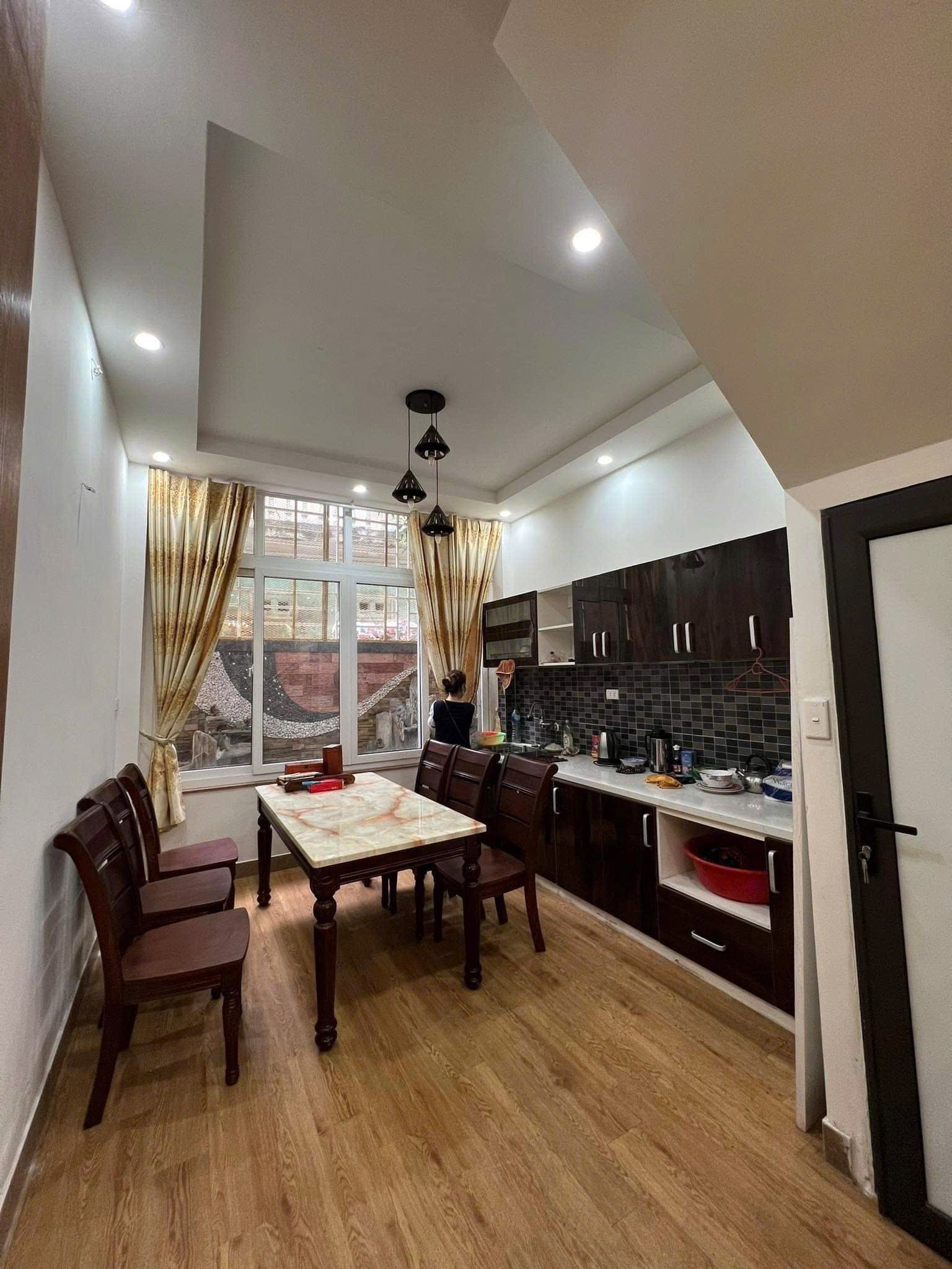 Cho thuê nhà Kim Mã, 60m2, 5 tầng, giá 16 triệu/tháng