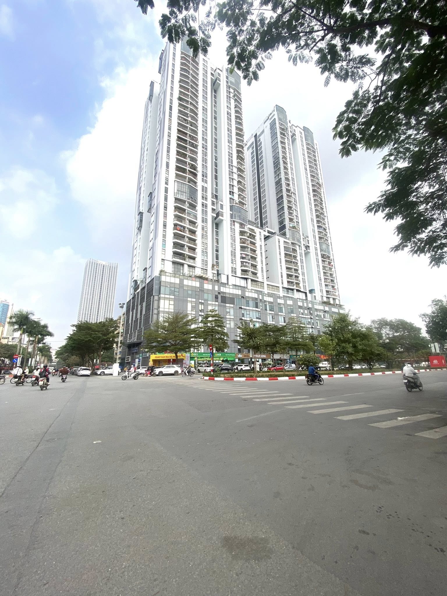 Bán căn hộ cao cấp 90m², 3 phòng ngủ ngay khu đô thị Văn Quán