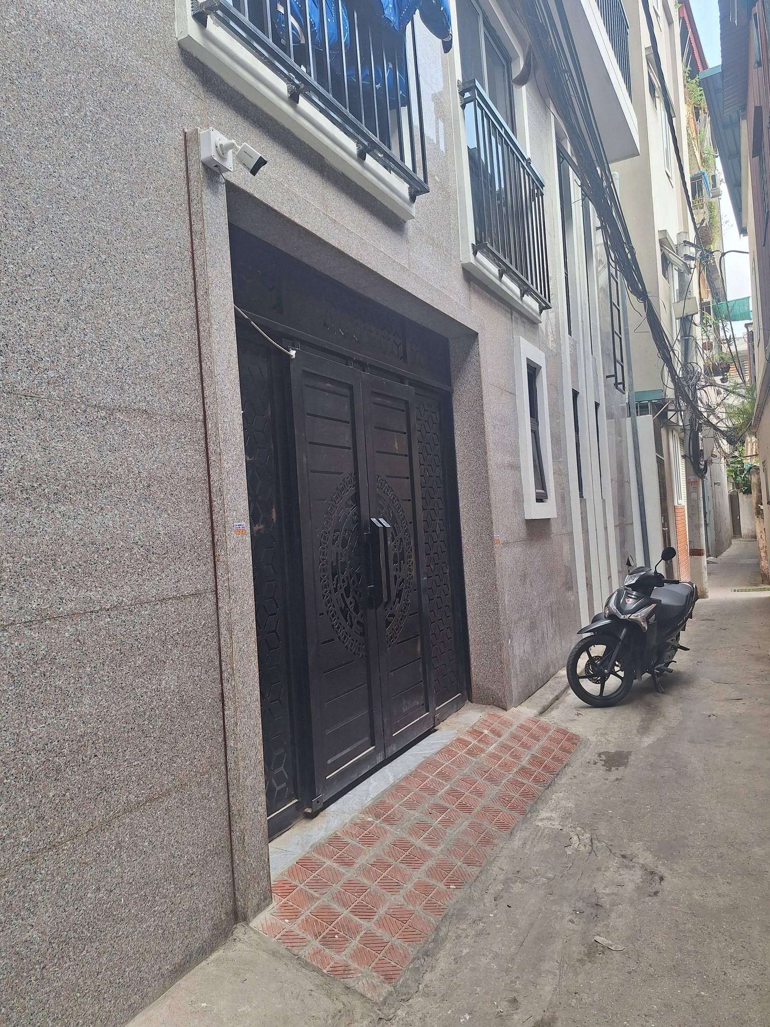 Bán nhà ngõ phố Hoàng Mai, diện tích 55m2, 6 tầng, mặt tiền 10m, dòng tiền hiện tại 750 triệu/ năm.