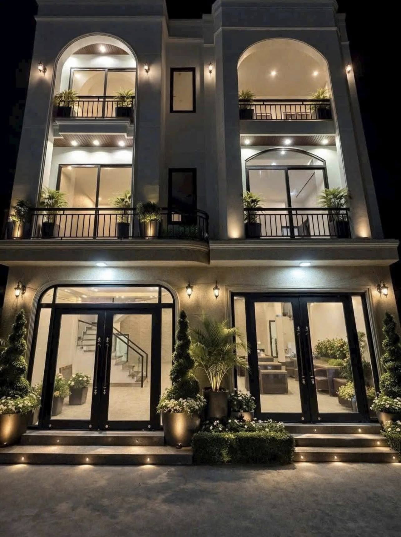 Bán 2 căn nhà 3 tầng tại Hà Trung, Hạ Long, ngõ ô tô đỗ cửa, đường bằng phẳng