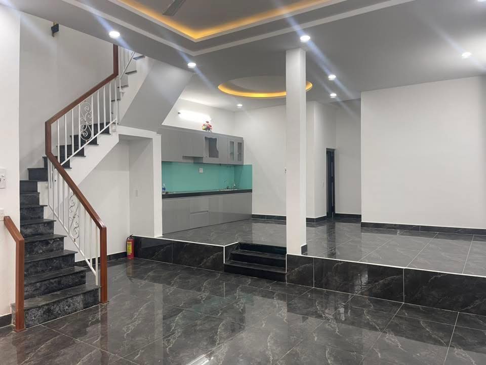 Bán nhà 2 tầng Trần Cao Vân, Thanh Khê, kinh doanh tốt, giá 6.35 tỷ