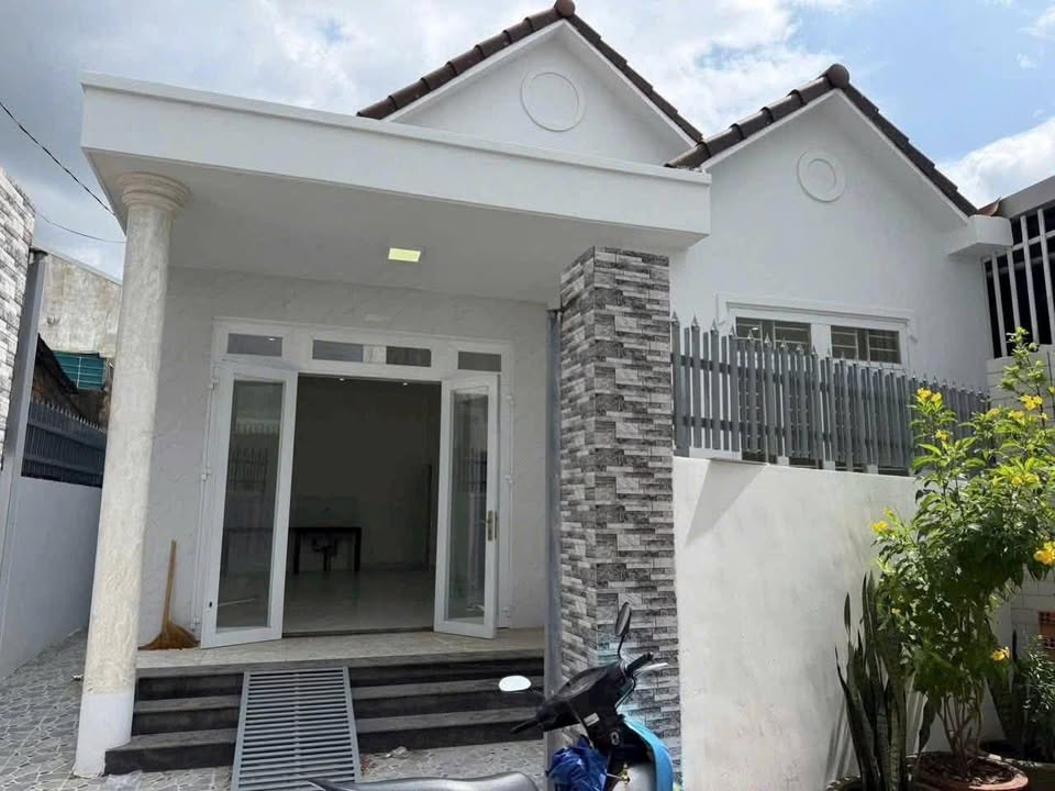 Bán nhà mái Thái rộng rãi tại Bửu Hòa, Biên Hòa, giá 2.25 tỷ
