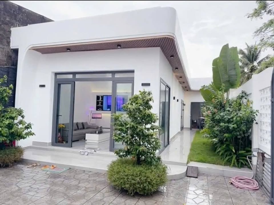 Cần bán gấp nhà cấp 4, gần cầu chợ Đệm, giá 890 triệu, sổ hồng riêng